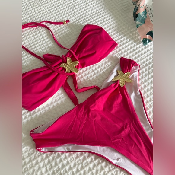 Bikini - Picture 3 of 3